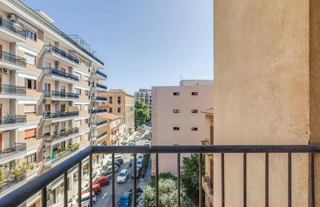 Residenza dei Poeti - Roomy&Modern Flat-1