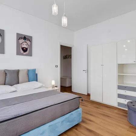 Residenza dei Poeti - Roomy&Modern Flat-2
